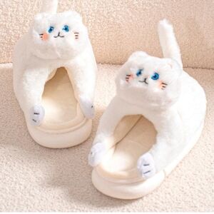 NWT Cute Cat Plush Slippers